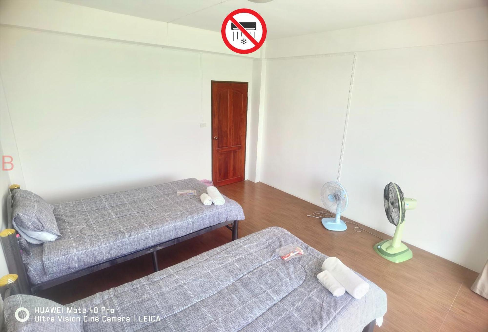 Yyk Hostel 24H Ban Khlong Krang Esterno foto